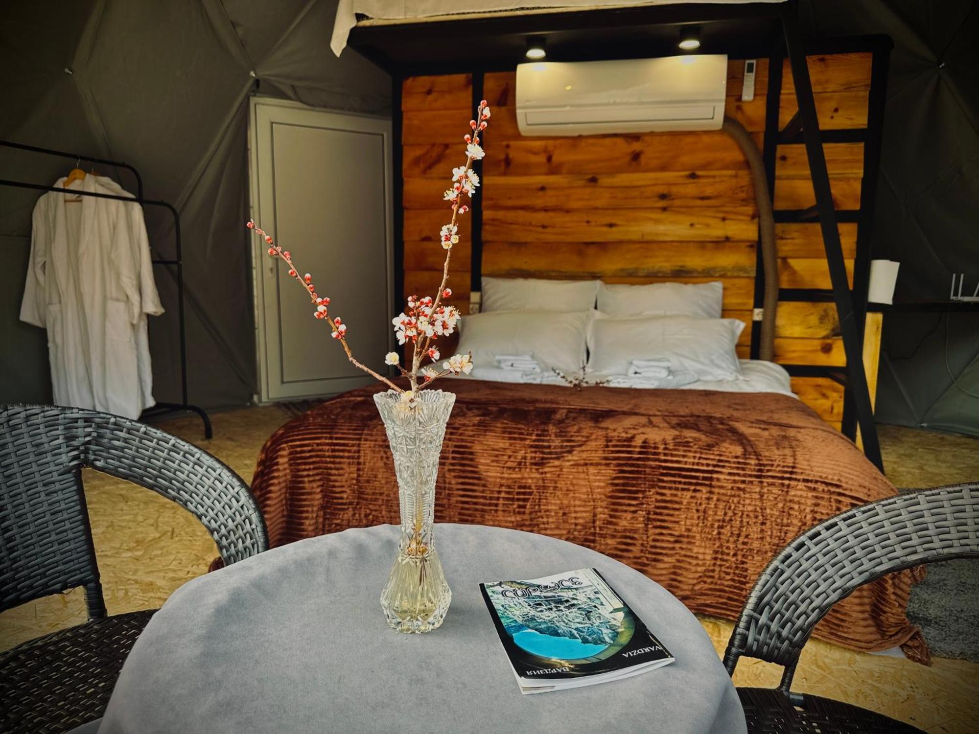 Vardzia Glamping Екстериор снимка