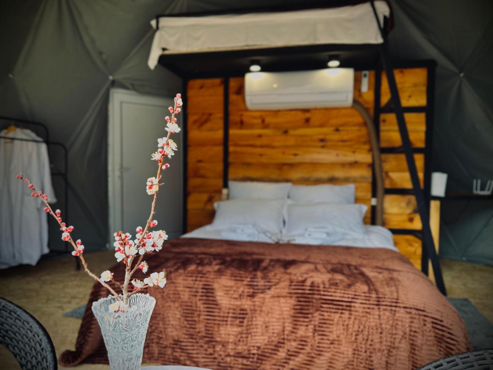 Vardzia Glamping Екстериор снимка