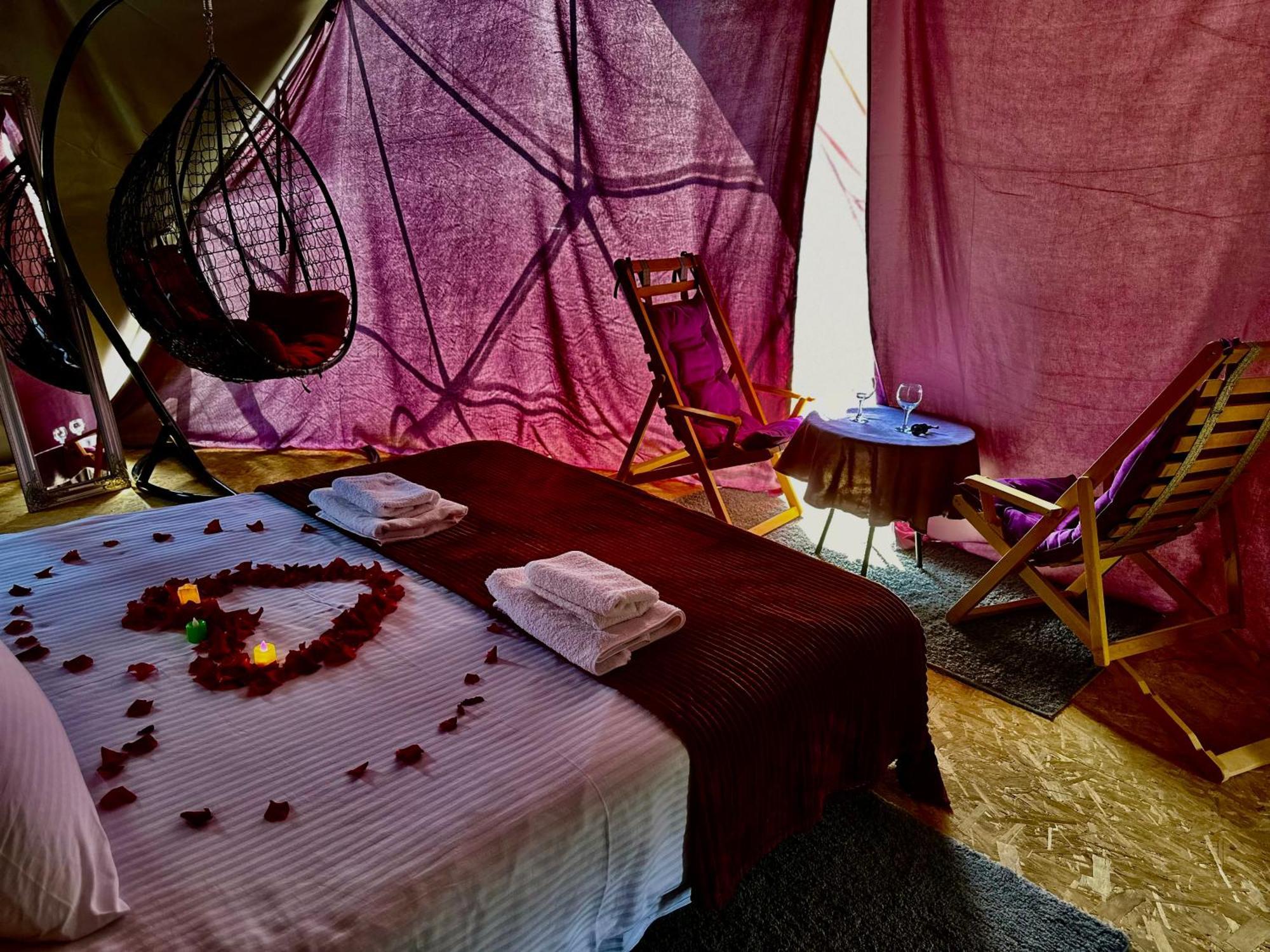 Vardzia Glamping Екстериор снимка